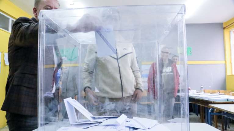 Αυτοδιοικητικές εκλογές: &quot;Τα ψηφοδέλτια φτάνουν σε μήκος το ένα μέτρο&quot; - Γιατί είναι τόσοι πολλοί οι υποψήφιοι