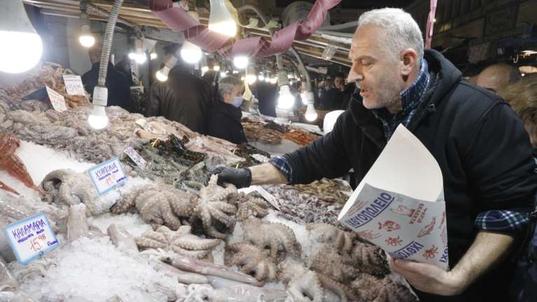 Καθαρά Δευτέρα: Πώς λειτουργεί η αγορά σε Βαρβάκειο και Ρέντη - Τι ισχύει για λαϊκές αγορές, σούπερ μάρκετ