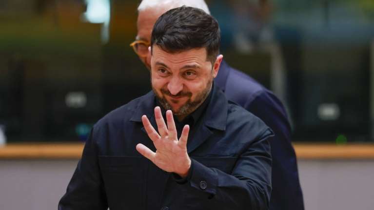 Στο Μαϊάμι ο Ζελένσκι - Σε ανοικτή γραμμή με τους Ευρωπαίους ηγέτες για τη συνάντησή του με Τραμπ [Βίντεο]