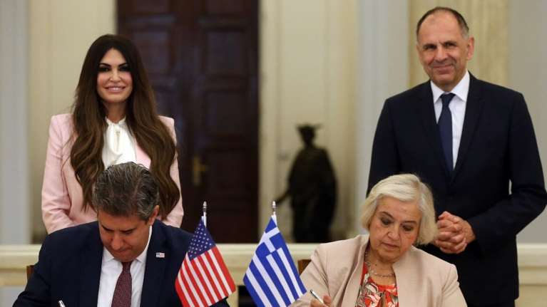 Ανάρτηση της Κίμπερλι Γκίλφοϊλ για τις ενεργειακές συμφωνίες Ελλάδας - ΗΠΑ: &quot;Μόλις ξεκινάμε!&quot;