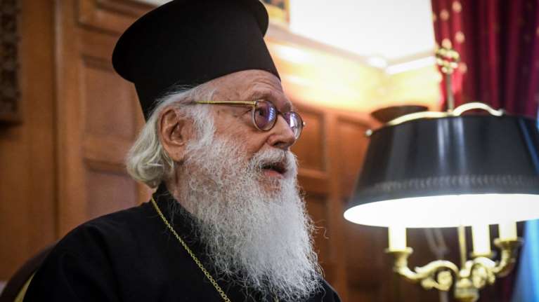 Εξιτήριο για τον Αρχιεπίσκοπο Αλβανίας Αναστάσιο - Θα τεθεί σε κατ΄οίκον περιορισμό