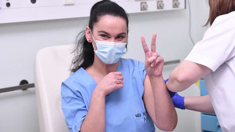 Γώγος: Δεν επηρεάζει την αποτελεσματικότητα του εμβολίου η μετάλλαξη του ιού - Οι εμβολιασμοί θα αυξηθούν άμεσα