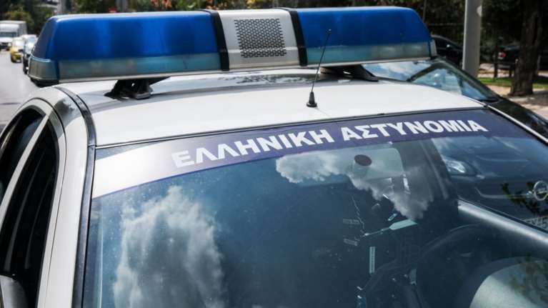 Επεισόδια στο Σύνταγμα: Οπαδοί της Μακάμπι τραυμάτισαν άντρα με παλαιστινιακή σημαία