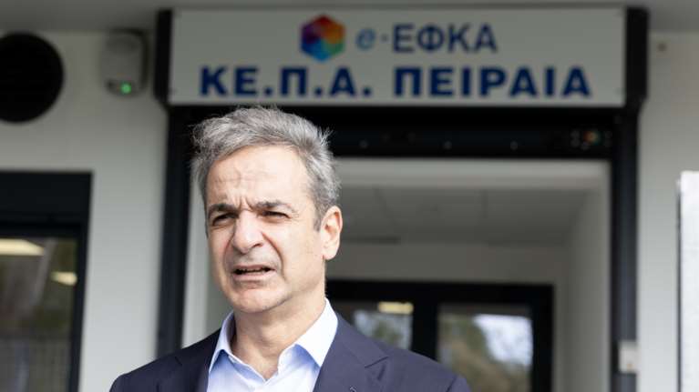 Επίσκεψη Μητσοτάκη στο νέο ΚΕΠΑ Πειραιά στο ΣΕΦ - Μείωση των εκκρεμών ραντεβού κατά 76%