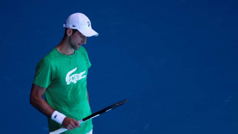 Παράταση στο θρίλερ Τζόκοβιτς: Κληρώθηκε στο Αυστραλιανό Οpen ενώ ακόμα κινδυνεύει με απέλαση