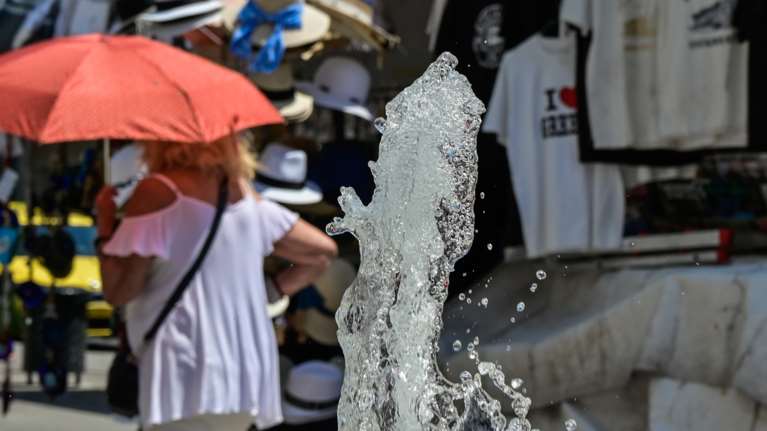 Επελαύνει ο καύσωνας σε όλη τη χώρα: Σφοδρή ζέστη και τις νύχτες - Ποια θα είναι η πιο δύσκολη μέρα στην Αττική