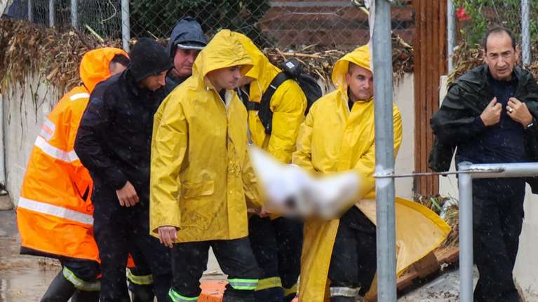 Τραγωδία στο Ηράκλειο: Οι τελευταίες στιγμές του 50χρονου - Μιλούσε με τη γυναίκα του όταν το νερό κάλυψε το όχημα