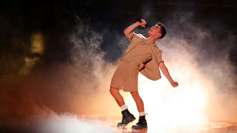 Θετικός στον κορoνοϊό ο τραγουδιστής Victor Vernicos - H ανάρτηση στο Instagram