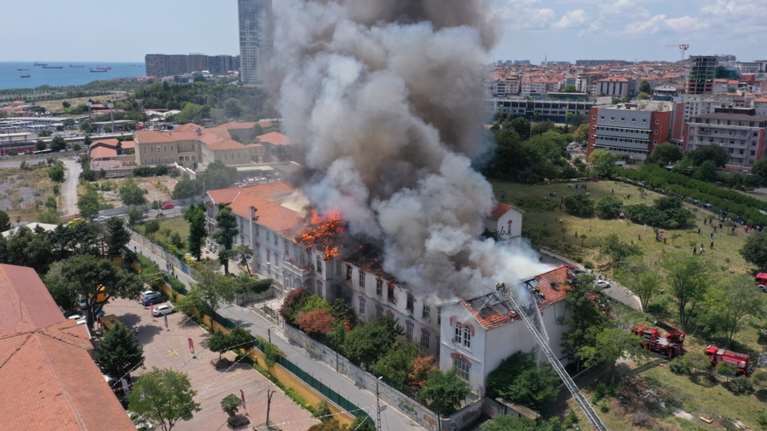 Καταστροφές στο γηροκομείο Κωνσταντινούπολης - Πατριάρχης: Ενωμένοι σαν μία γροθιά θα τα καταφέρουμε