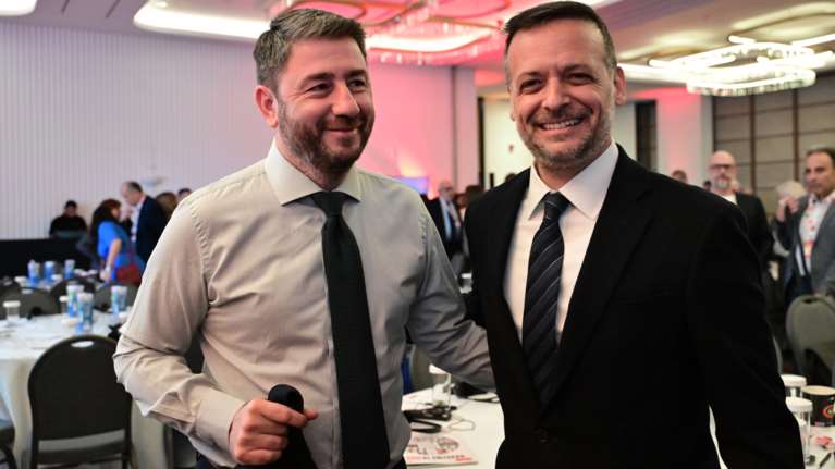 Ο Νίκος Ανδρουλάκης θα παραστεί στον γάμο του Χάρη Δούκα στη Θήβα -  Το Σάββατο η τελετή