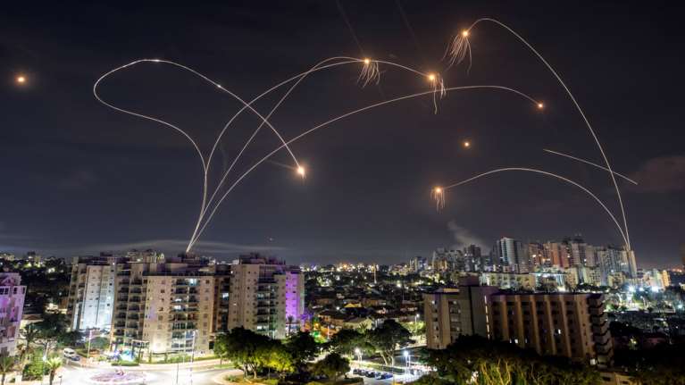 Sky News: &quot;Η Χαμάς προτίθεται να απελευθερώσει σε μία ώρα όλους τους ομήρους αν το Ισραήλ σταματήσει τους βομβαρδισμούς&quot;