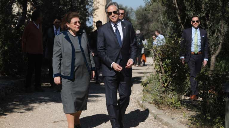 Άντονι Μπλίνκεν: Στην Αρχαία Αγορά και τον ναό του Ηφαίστου - Μαζί με τη Λίνα Μενδώνη [Εικόνες]