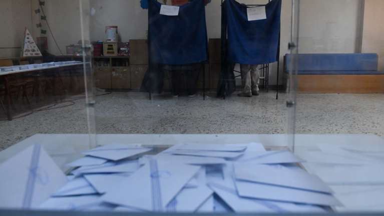 Δημοσκόπηση Real Polls: Απώλειες 4% για τη ΝΔ μετά το σκάνδαλο του ΟΠΕΚΕΠΕ - Ως 18,1% η δυνητική ψήφος σε κόμμα Τσίπρα