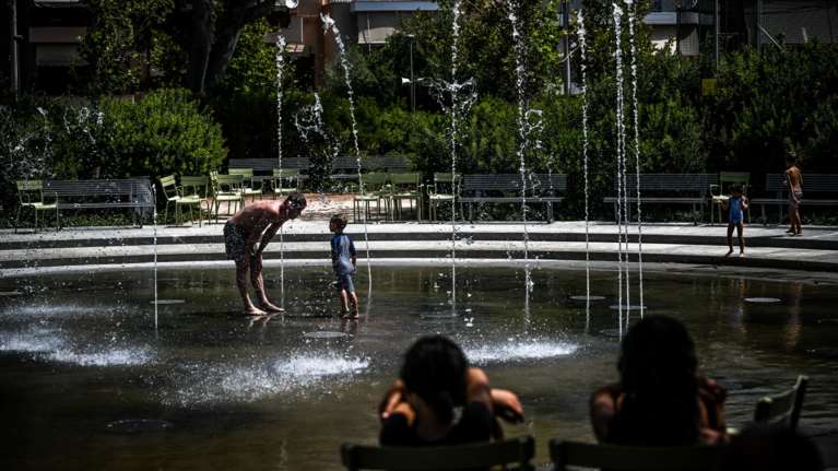 Έρχεται νέος καύσωνας με τριήμερη διάρκεια και υψηλές θερμοκρασίες - Σε ποιες περιοχές θα &quot;χτυπήσει&quot; 40άρια