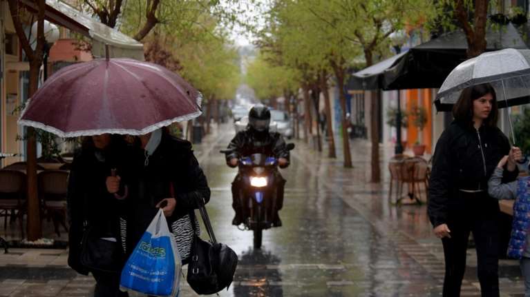 Καιρός: Πλησιάζει το φαινόμενο της &quot;ψυχρής λίμνης&quot; με βροχές και πτώση της θερμοκρασίας - Ποιες περιοχές θα επηρεάσει