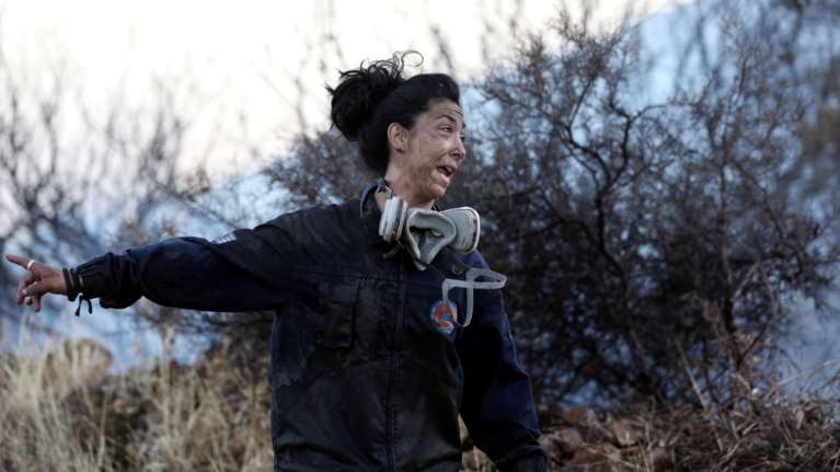 Φωτιά στην Ανάβυσσο - Συγκλονίζει η ηρωίδα πυροσβέστρια: Δεν φοβήθηκα ούτε λεπτό, τα έδινα όλα