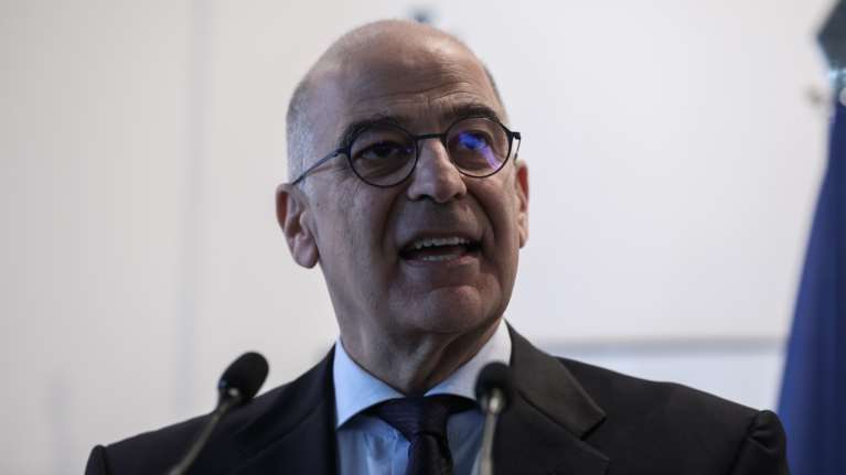 Δένδιας: Οργανωμένη επιχείρηση που κατευθύνεται από την κυβέρνηση της Τουρκίας