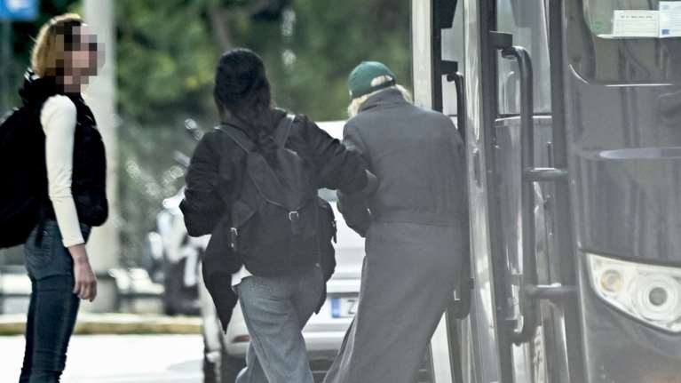 Κύκλωμα προστασίας οίκων ανοχής: Βαριές διώξεις για τους 19 συλληφθέντες - Αναζητείται ακόμη  ένας, 81 άτομα στη δικογραφία