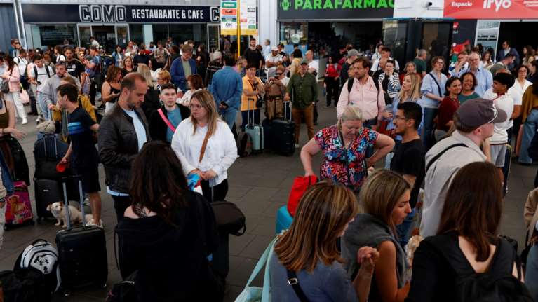 Χάος σε Ισπανία και Πορτογαλία από το μπλακ άουτ: Παρέλυσαν τα ΜΜΜ, εγκλωβίστηκαν πολίτες - Καθυστερήσεις στις πτήσεις