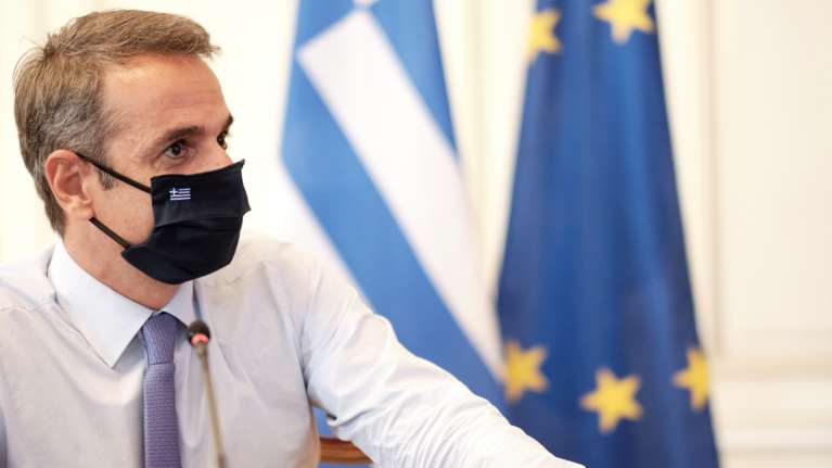 Με εντολή Μητσοτάκη &quot;κόβονται&quot; τα κυβερνητικά στελέχη που ήθελαν να εμβολιαστούν - Εξαλλος ο πρωθυπουργός με τις... σέλφι