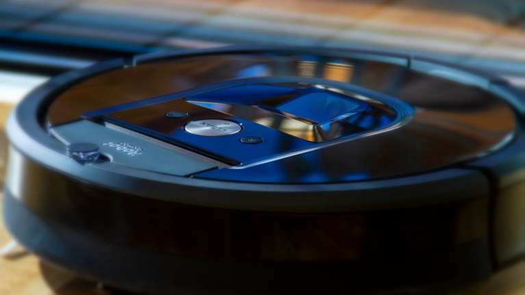 Γιατί οι ρομποτικές σκούπες άρχισαν να... βρίζουν - Ένας &quot;κατάσκοπος&quot; μέσα στο σπίτι μας