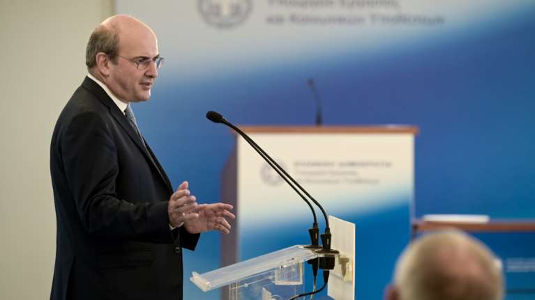 Ασφαλιστικό νομοσχέδιο: Αυτές είναι οι 8 κρίσιμες αλλαγές - Παραγραφές οφειλών, αύξηση δόσεων, κατάργηση εισφοράς...