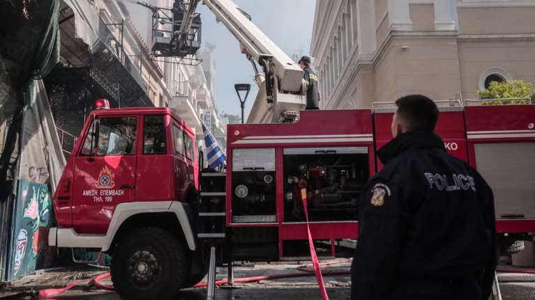 Συναγερμός στην Πυροσβεστική - Φωτιά σε διαμέρισμα στο Γουδί