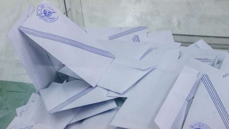 Αυτοδιοικητικές εκλογές: Στις 20:30 αναμένεται το πρώτο εκλογικό αποτέλεσμα [βίντεο]