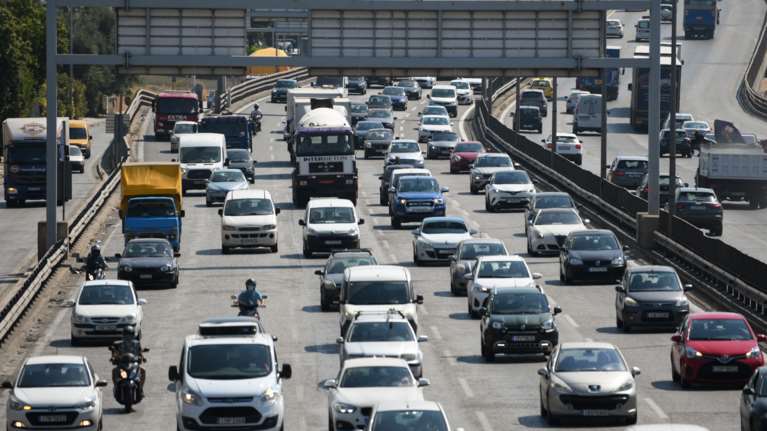 Στο κόκκινο ο Κηφισός: Κλειστές λωρίδες στην άνοδο μετά από τροχαίο στο ύψος της Λένορμαν [εικόνα]
