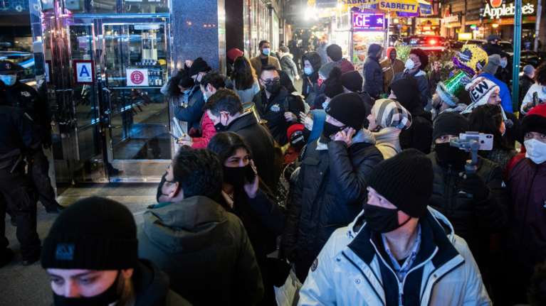 Κορονοϊός: Σοκ στις ΗΠΑ - Περισσότερα από 20 εκατομμύρια τα κρούσματα