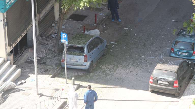 Εκρηξη στη Θεσσαλονίκη: Το παρελθόν της 38χρονης και η σχέση με τον &quot;αριστερόχειρα&quot; ληστή