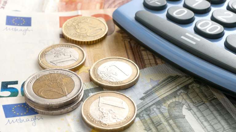 Ο μεικτός μισθός μου είναι 1.400 ευρώ: Πόσα θα παίρνω καθαρά από το 2026 - Οι 4 εκδοχές