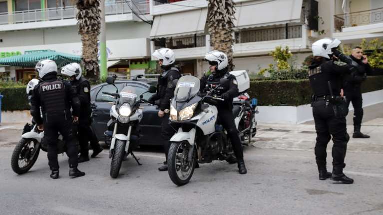 &quot;Θα σας σκοτώσω όλους ρε&quot; - Σοκαριστικό βίντεο από την άγρια συμπλοκή νεαρών στη Μεταμόρφωση