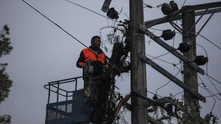 Σε ετοιμότητα ο ΔΕΔΔΗΕ για τις βλάβες λόγω καύσωνα