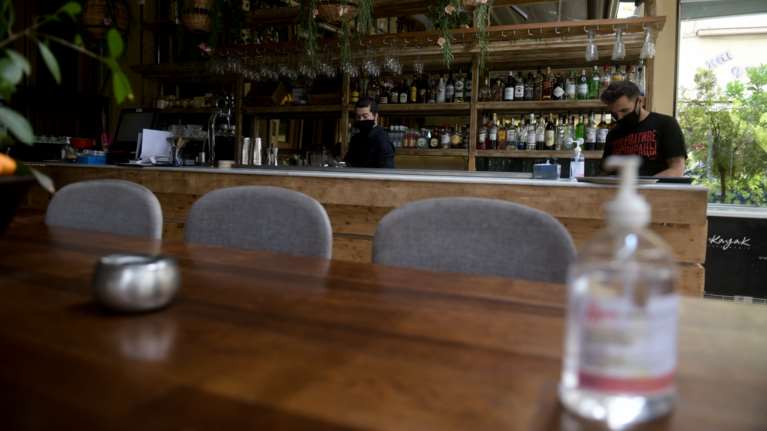 Κορονοϊός: 65.245 έλεγχοι το Σάββατο -  3 συλλήψεις και λουκέτο σε 5 καταστήματα λόγω συνωστισμού