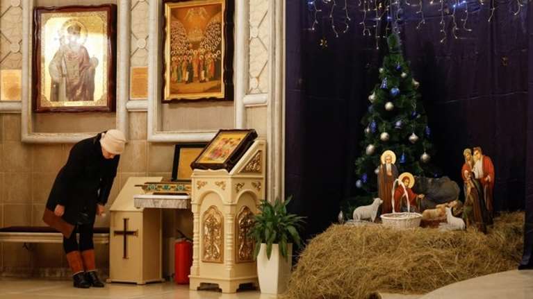 Σε εξέλιξη η "απορωσοποίηση" στην Ουκρανία: Η χώρα θα γιορτάζει πλέον τα Χριστούγεννα στις 25 Δεκεμβρίου