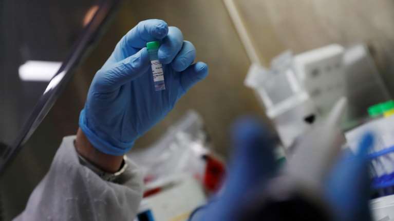 Για πρώτη φορά: Πειραματική θεραπεία στη Βουλγαρία με πλάσμα αίματος κατά του κορονοϊού