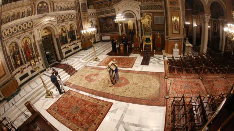 Εμπλοκή με τις ανοιχτές εκκλησίες τη Μ. Παρασκευή - Νέες διαπραγματεύσεις κυβέρνησης και Ιεραρχίας