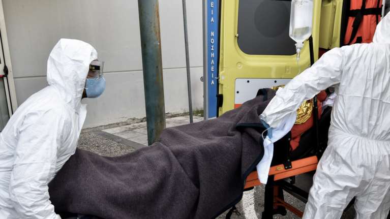 Το απόρρητο σχέδιο "Άρτεμις" για τον κορονοϊό: Υπαίθρια και πλωτά νοσοκομεία στην Ελλάδα