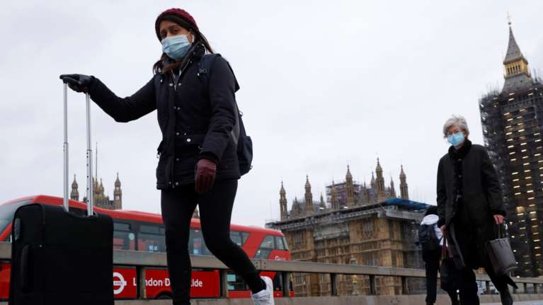 Κορονοϊός: Συναγερμός για δύο νέες μεταλλάξεις στη Βρετανία - Ανησυχούν οι ειδικοί