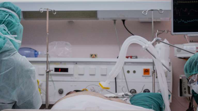 Κορονοϊός: Μακραίνει η μακάβρια λίστα- Άλλοι δύο θάνατοι στη χώρα, 254 οι νεκροί