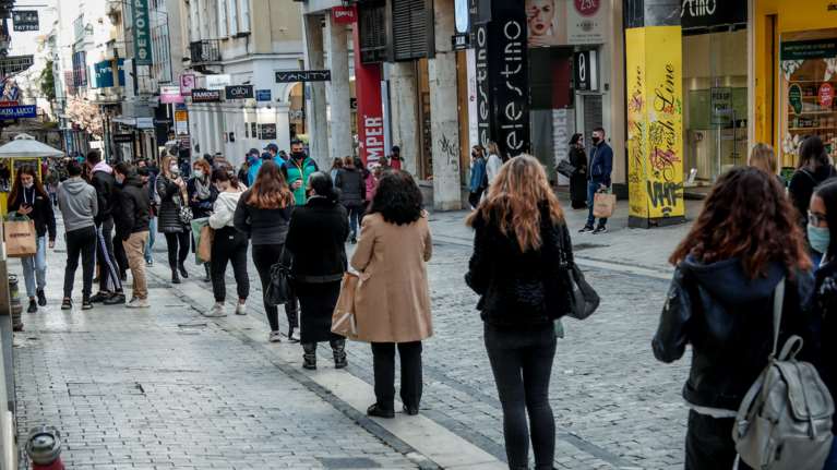 Ψώνια με το ρολόι: Πώς θα λειτουργεί το χρονόμετρο που μπαίνει στις αγορές λόγω συνωστισμού