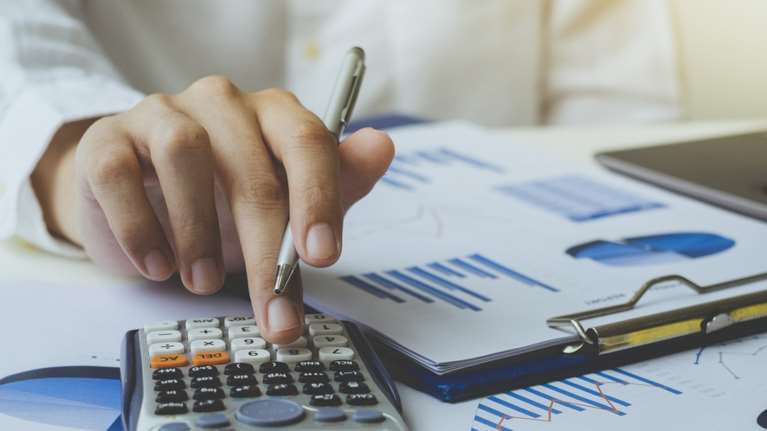 Μίνι φορολογικό νομοσχέδιο: Δεκαπλάσια τα πρόστιμα για παραβάσεις - Μόνο μέσω τράπεζας τα ενοίκια