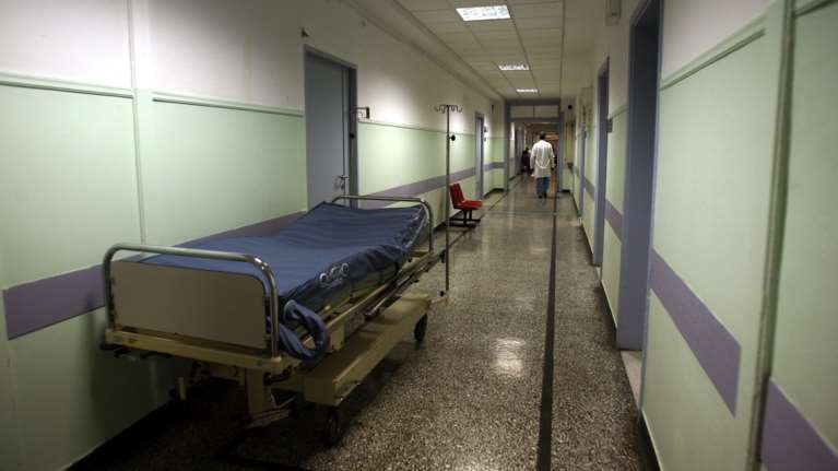 Επιχείρηση &quot;εξαφανίστε τα ράντζα&quot; από τα νοσοκομεία: Το έκτακτο σχέδιο και το παράδειγμα του &quot;Ευαγγελισμού&quot;