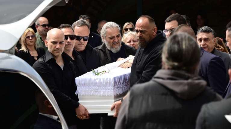 Άγιοι Ανάργυροι - Τα λόγια του τραγικού πατέρα της 28χρονης Κυριακής μετά την κηδεία: &quot;Θανατική ποινή σε όποιον δολοφονεί γυναίκες&quot;