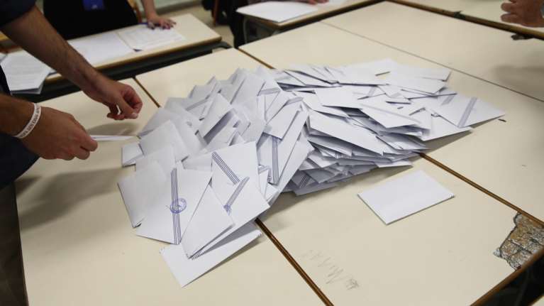 Εκλογές 2023: Πλήρωσε το αυτογκόλ Κατρούγκαλου με τους ελεύθερους επαγγελματίες ο ΣΥΡΙΖΑ - Τα στοιχεία του Δ. Μαύρου