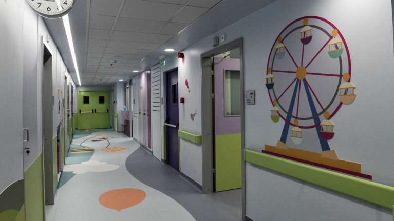 &quot;Αγλαΐα Κυριακού&quot;: Κρίσιμη η υγεία του 11χρονου παιδού που νοσεί με κορονοϊό - Παραμένει διασωληνωμένο σε ΜΕΘ