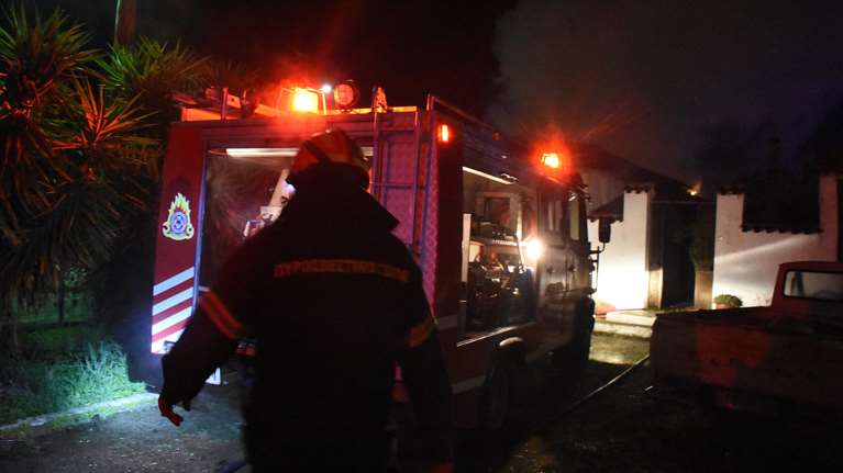 Τραγωδία στο Κορωπί: Βρέθηκαν δύο νεκροί ύστερα από φωτιά σε αποθήκη στο Σκουπέρη