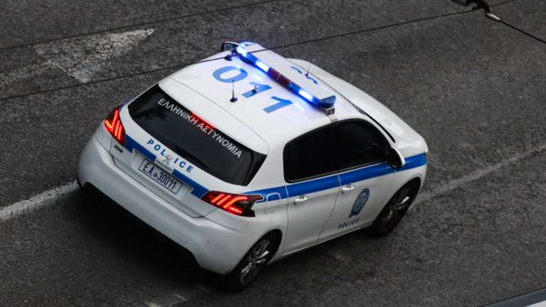 Κέρκυρα: Σύλληψη 16χρονης για ενδοοικογενειακή βία - Απείλησε μητέρα και αδελφή