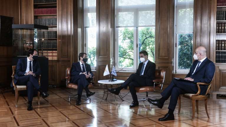 Κυπριακό - Συνάντηση Μητσοτάκη με Αναστασιάδη: Λύση μόνο στο πλαίσιο διζωνικής, δικοινοτικής ομοσπονδίας